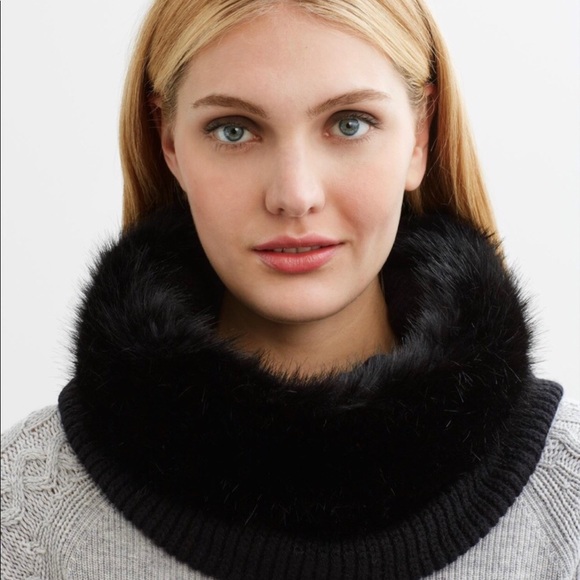 Banana Republic imitation fur infinity scarf - Picture 1 of 3